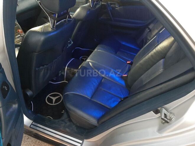 Mercedes E 280 1998, 292,000 km - 2.8 l - Bakı