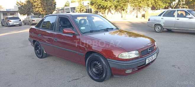 Opel Astra 1996, 150,000 km - 1.8 l - Sumqayıt