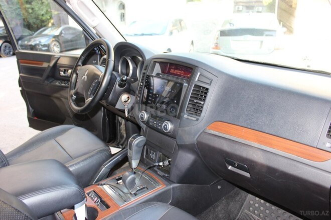 Mitsubishi Pajero 2007, 231,000 km - 3.0 л - Bakı