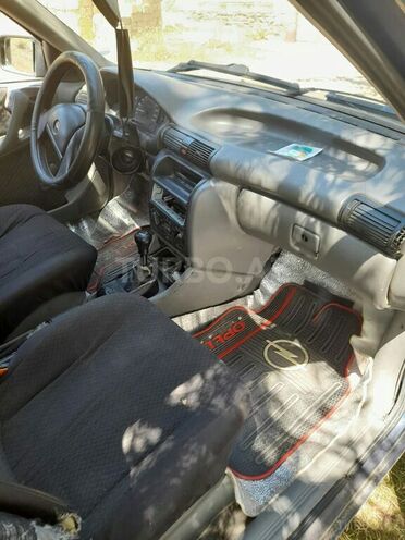 Opel Astra 1994, 231,000 km - 1.4 л - Quba