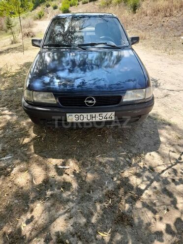 Opel Astra 1994, 231,000 km - 1.4 л - Quba