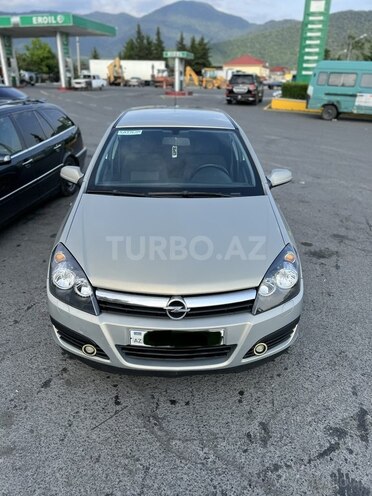 Opel Astra 2005, 250,000 km - 1.4 l - Zaqatala