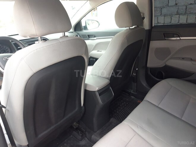 Hyundai Elantra 2016, 110,000 km - 2.0 l - Bakı