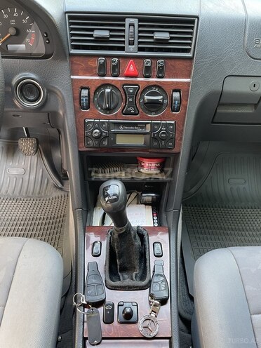 Mercedes C 200 1998, 365,000 km - 2.0 l - Naftalan