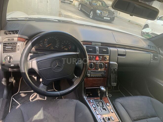 Mercedes E 230 1997, 245,000 km - 2.3 l - Bakı