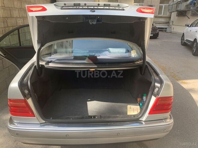 Mercedes E 230 1997, 245,000 km - 2.3 l - Bakı