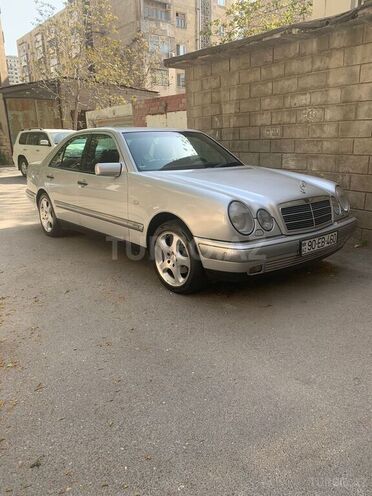 Mercedes E 230 1997, 245,000 km - 2.3 l - Bakı