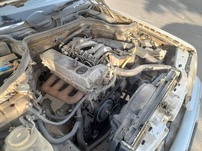 Mercedes E 200 1992, 857,523 km - 2.0 l - Gəncə