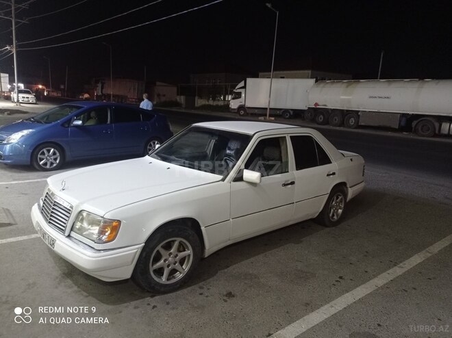 Mercedes E 220 1991, 265,700 km - 2.2 l - Bakı