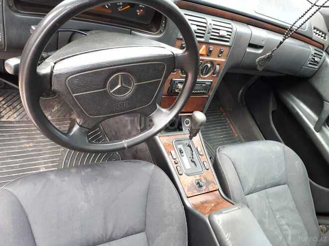 Mercedes E 280 1996, 200,000 km - 2.8 l - Masallı