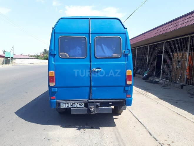 Mercedes 208 D 1992, 258,564 km - 2.2 l - Tovuz