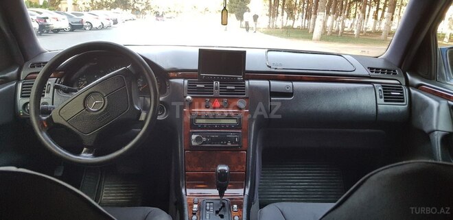 Mercedes E 230 1997, 365,000 km - 2.3 l - Bakı