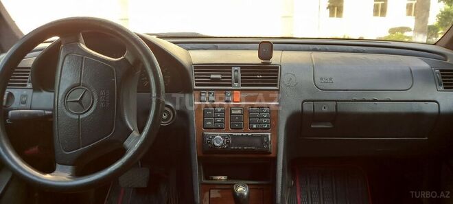 Mercedes C 220 1995, 222,000 km - 2.2 l - Quba