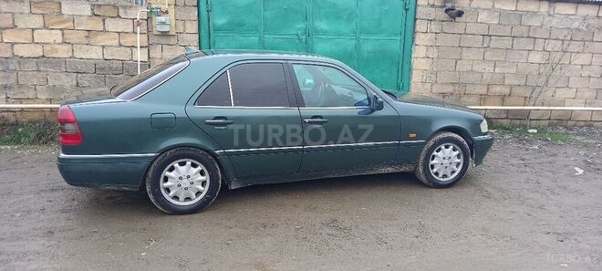 Mercedes C 220 1995, 222,000 km - 2.2 l - Quba
