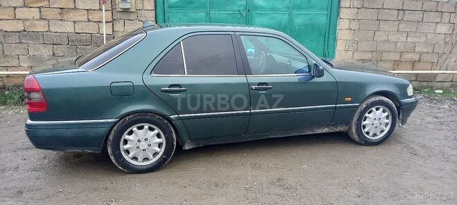 Mercedes C 220 1995, 222,000 km - 2.2 l - Quba