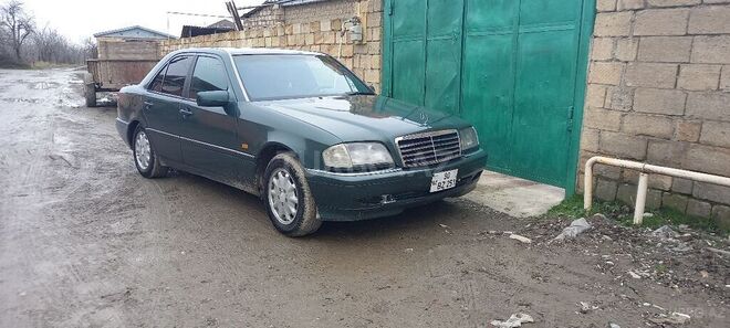 Mercedes C 220 1995, 222,000 km - 2.2 l - Quba