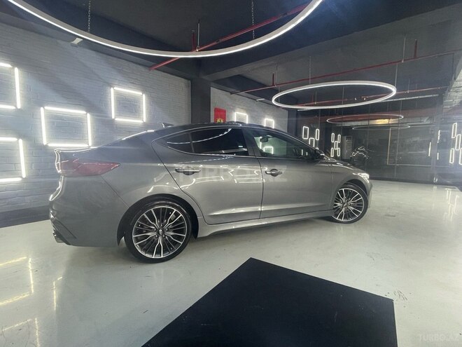 Hyundai Elantra 2018, 75,000 km - 1.6 l - Bakı