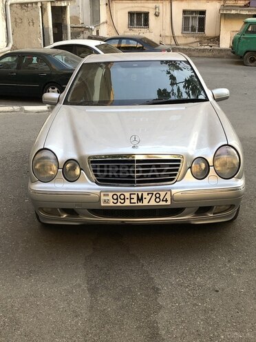 Mercedes E 220 2001, 465,000 km - 2.2 l - Bakı