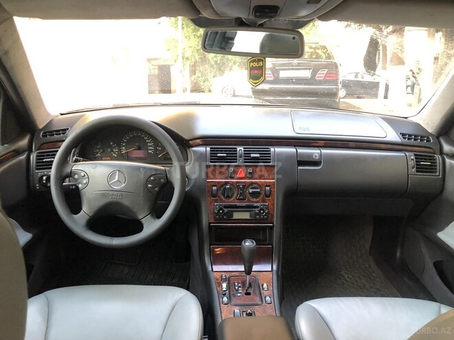 Mercedes E 220 2001, 465,000 km - 2.2 l - Bakı