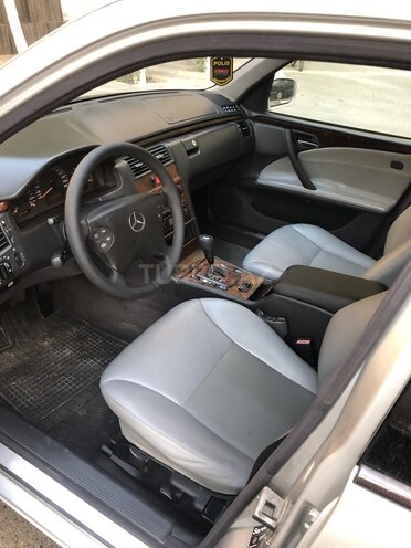 Mercedes E 220 2001, 465,000 km - 2.2 l - Bakı