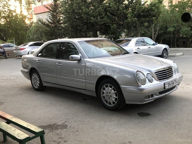 Mercedes E 220 2001, 465,000 km - 2.2 l - Bakı