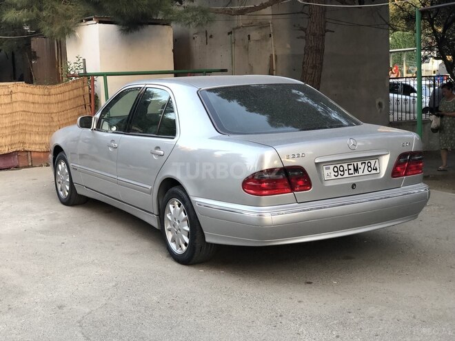 Mercedes E 220 2001, 465,000 km - 2.2 l - Bakı