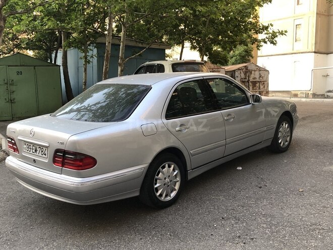 Mercedes E 220 2001, 465,000 km - 2.2 l - Bakı
