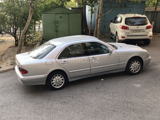 Mercedes E 220 2001, 465,000 km - 2.2 l - Bakı