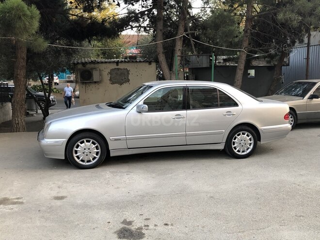 Mercedes E 220 2001, 465,000 km - 2.2 l - Bakı