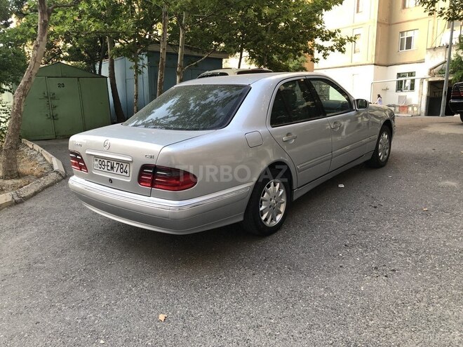 Mercedes E 220 2001, 465,000 km - 2.2 l - Bakı