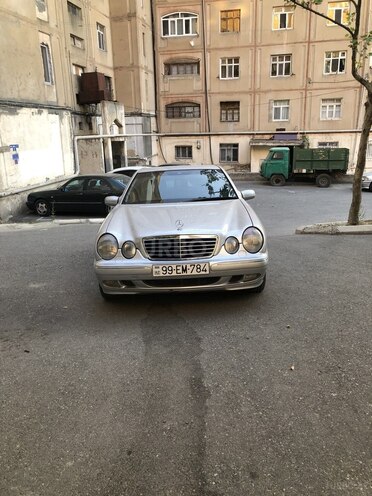 Mercedes E 220 2001, 465,000 km - 2.2 l - Bakı