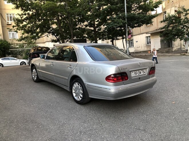 Mercedes E 220 2001, 465,000 km - 2.2 l - Bakı