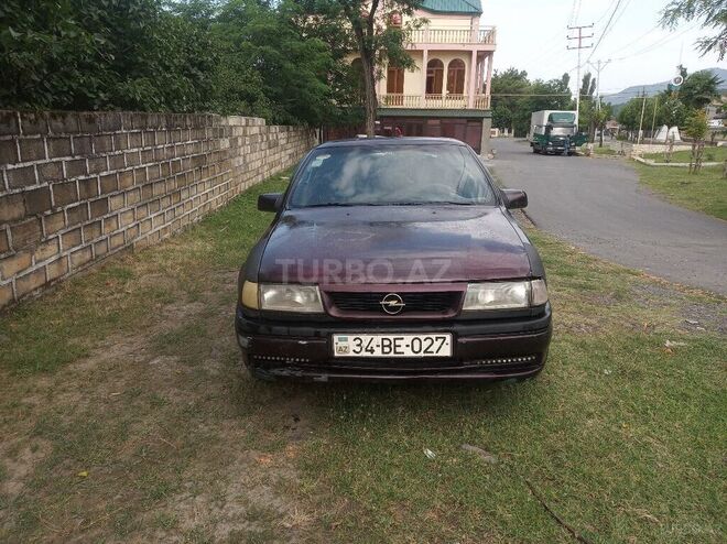 Opel Vectra 1993, 325,550 km - 1.8 l - Qax