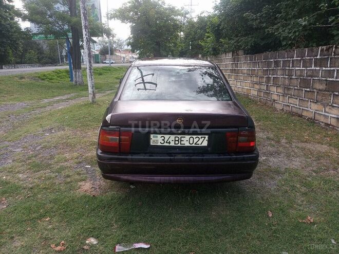 Opel Vectra 1993, 325,550 km - 1.8 l - Qax