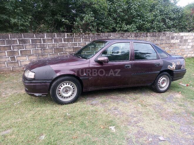 Opel Vectra 1993, 325,550 km - 1.8 l - Qax