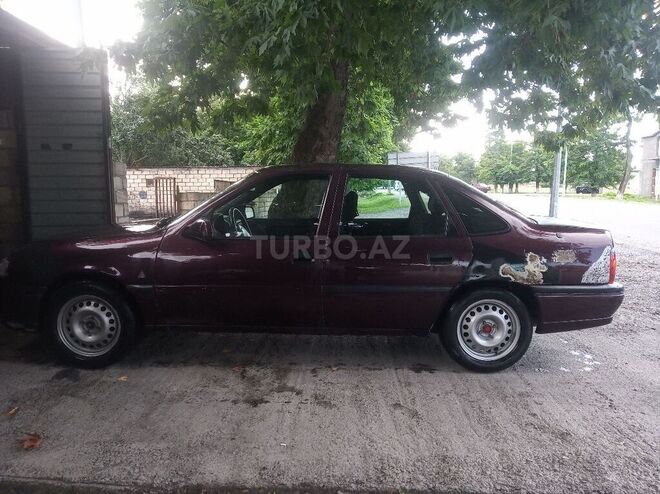 Opel Vectra 1993, 325,550 km - 1.8 l - Qax