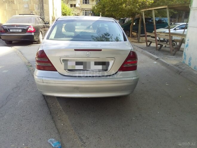 Mercedes C 220 2002, 220,000 km - 2.2 l - Bakı