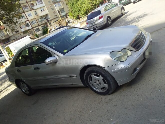 Mercedes C 220 2002, 220,000 km - 2.2 l - Bakı