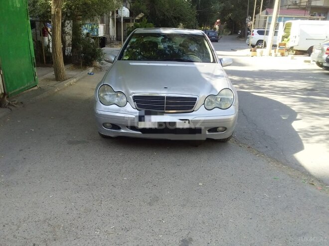 Mercedes C 220 2002, 220,000 km - 2.2 l - Bakı