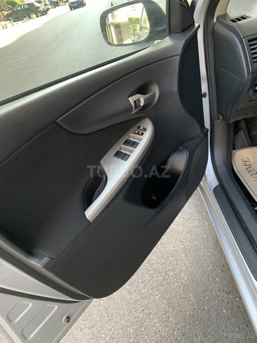 Toyota Corolla 2010, 240,000 km - 1.4 l - Bakı