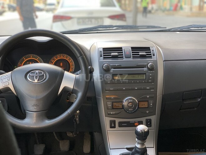 Toyota Corolla 2010, 240,000 km - 1.4 l - Bakı