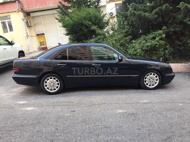 Mercedes E 220 2001, 560,000 km - 2.2 l - Bakı