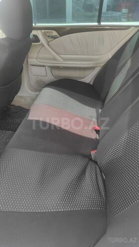 Mercedes E 220 2001, 560,000 km - 2.2 l - Bakı