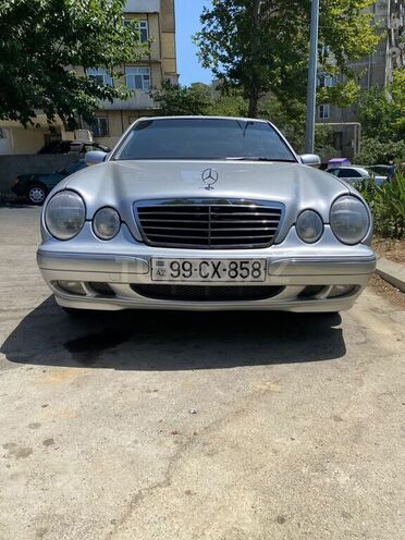 Mercedes E 220 2000, 310,000 km - 2.2 л - Bakı