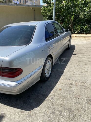 Mercedes E 220 2000, 310,000 km - 2.2 л - Bakı