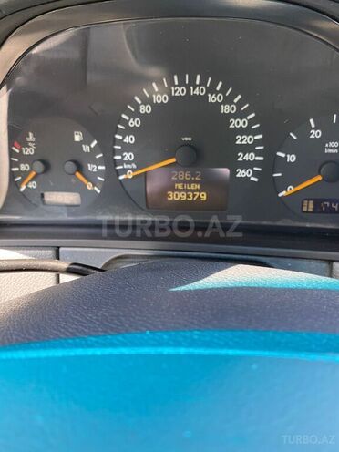 Mercedes E 220 2000, 310,000 km - 2.2 л - Bakı