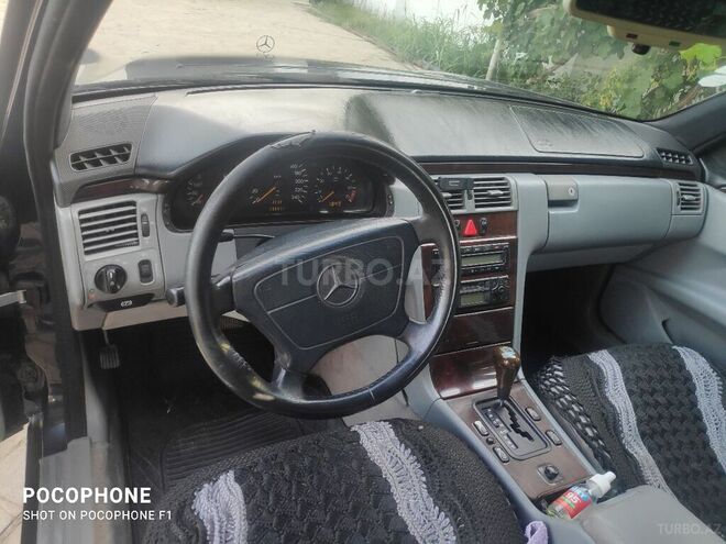 Mercedes E 230 1996, 386,000 km - 2.3 l - Bakı