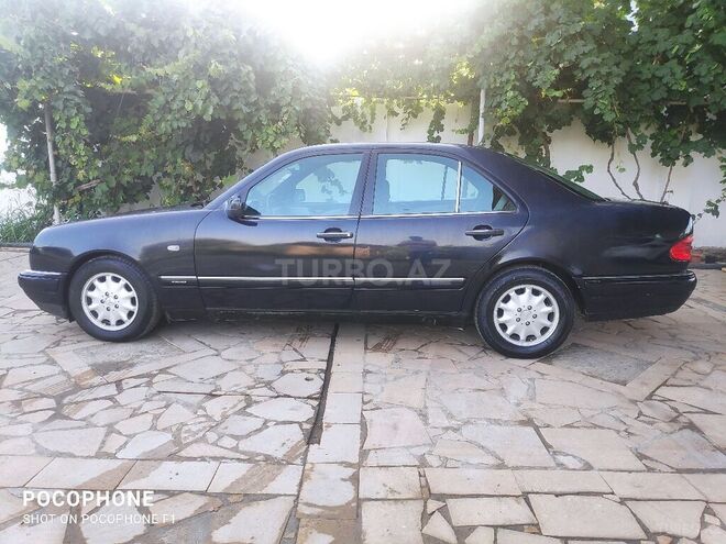 Mercedes E 230 1996, 386,000 km - 2.3 l - Bakı