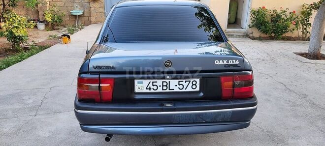 Opel Vectra 1995, 124,540 km - 1.8 l - Sumqayıt