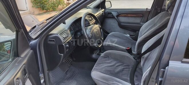 Opel Vectra 1995, 124,540 km - 1.8 l - Sumqayıt